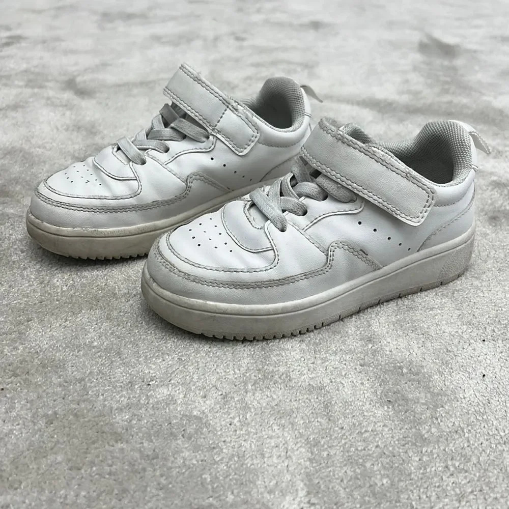 H&M kids white tennis shoes size 9
